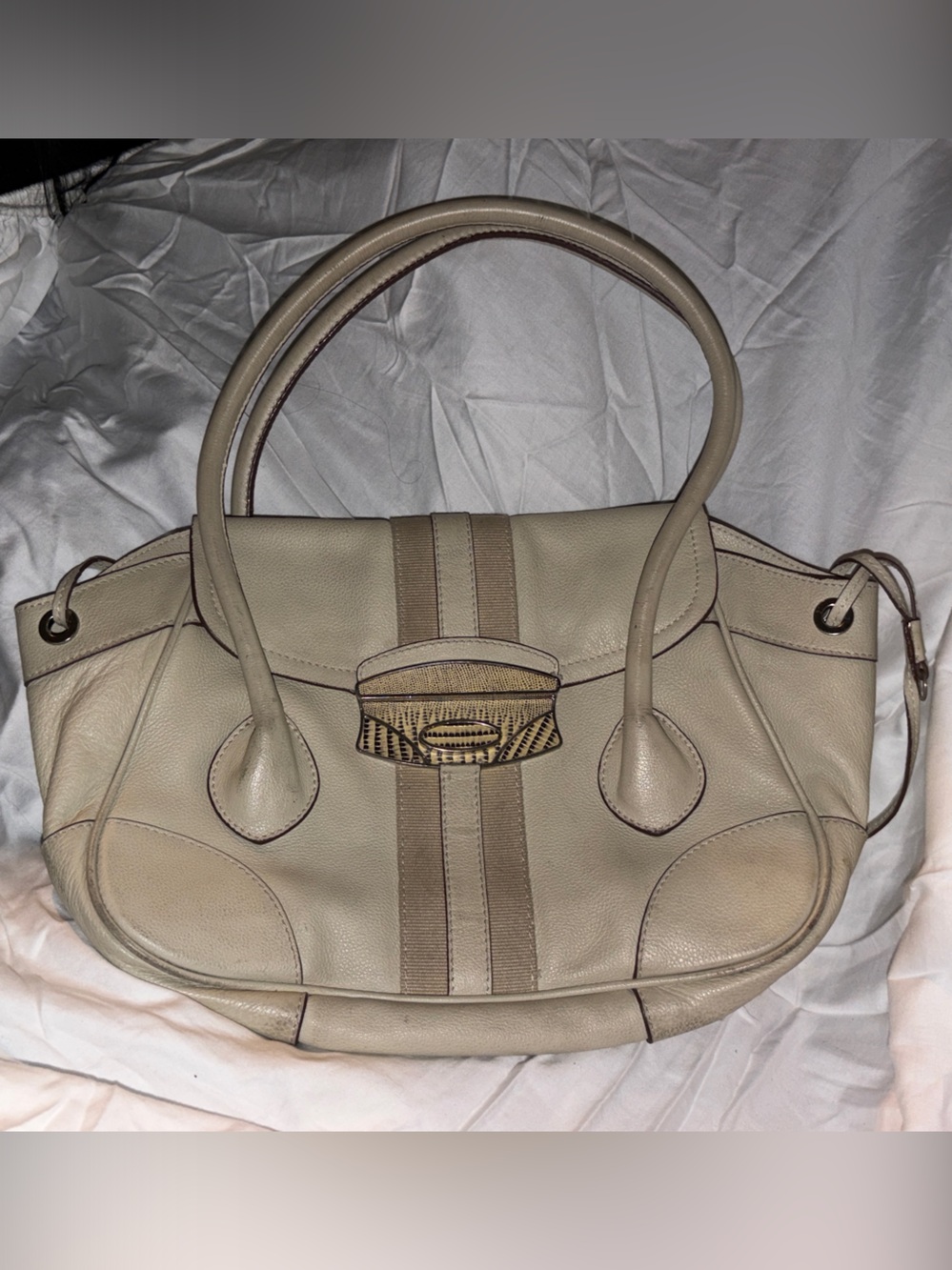 PRADA Vitello Daino Leather Skipper in Cream/Beige